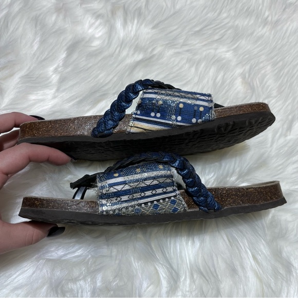 Muk luks sandals - Picture 3 of 5